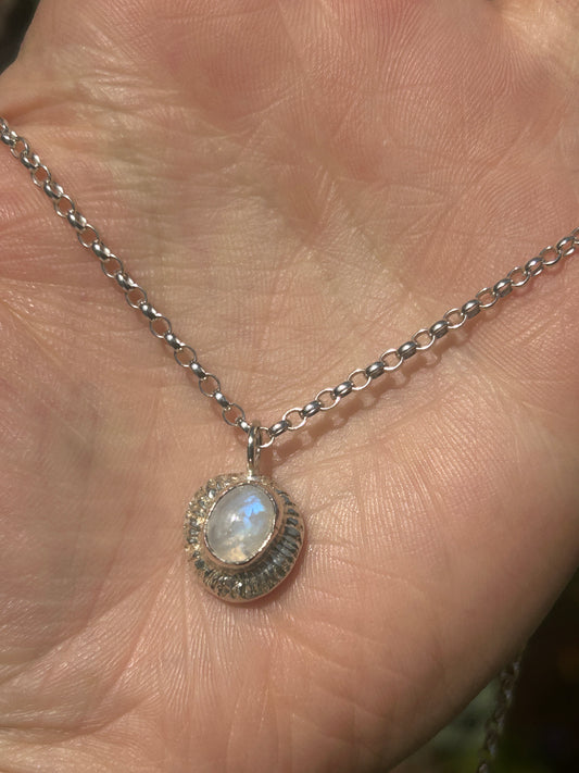 Silver moonstone necklace